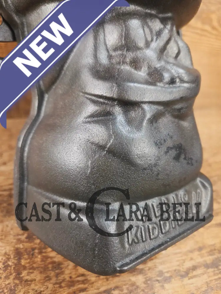 Ho Ho Hold the SHOW!! The Authentic #897/898 Griswold SANTA Cake Mold (Hello Kiddies!). Many copies are out there see