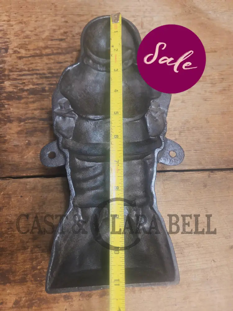 Ho Ho Hold the SHOW!! The Authentic #897/898 Griswold SANTA Cake Mold (Hello Kiddies!). Many copies are out there see
