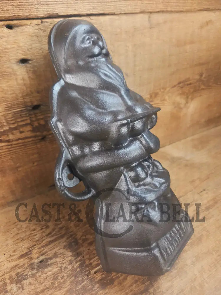Ho Ho Hold the SHOW!! The Authentic #897/898 Griswold SANTA Cake Mold (Hello Kiddies!). Many copies are out there see