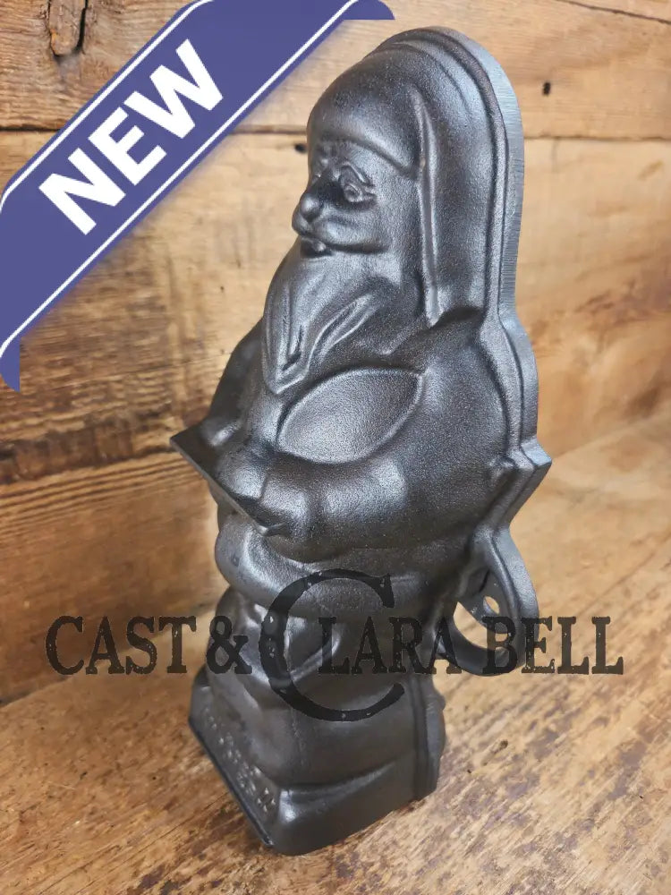Ho Ho Hold the SHOW!! The Authentic #897/898 Griswold SANTA Cake Mold (Hello Kiddies!). Many copies are out there see