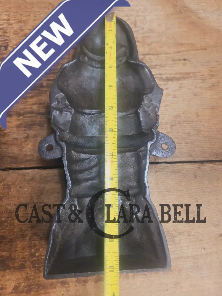 Ho Ho Hold the SHOW!! The Authentic #897/898 Griswold SANTA Cake Mold (Hello Kiddies!). Many copies are out there see