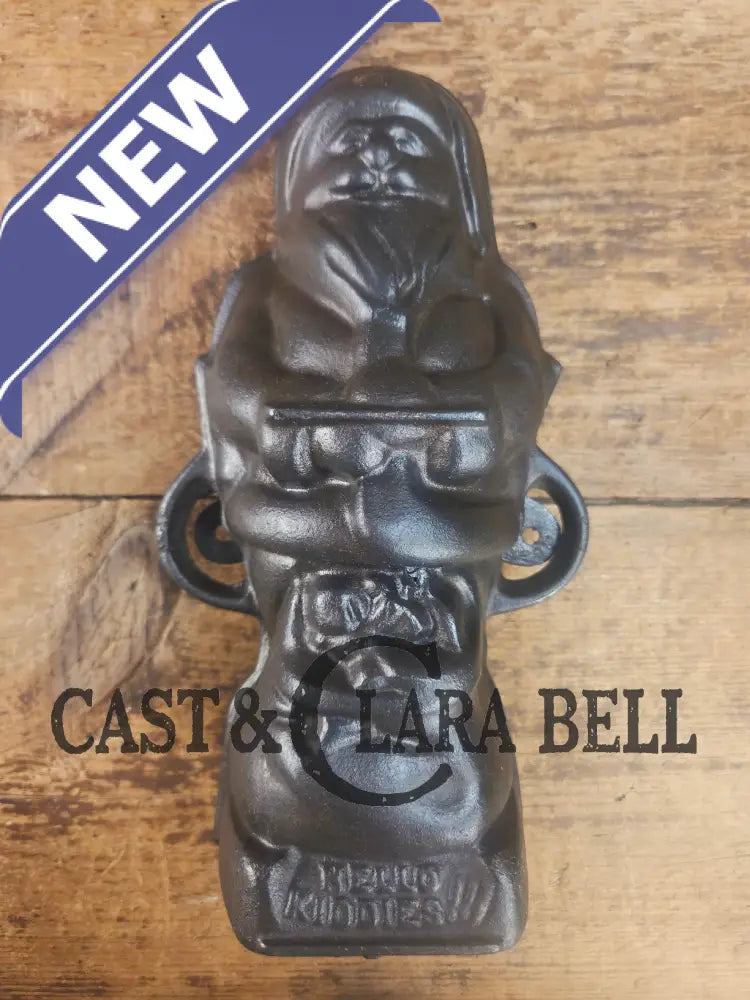 Ho Ho Hold the SHOW!! The Authentic #897/898 Griswold SANTA Cake Mold (Hello Kiddies!). Many copies are out there see
