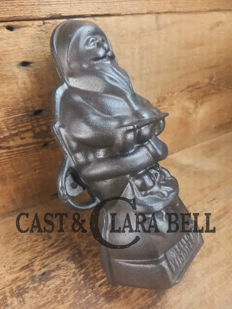 Ho Ho Hold the SHOW!! The Authentic #897/898 Griswold SANTA Cake Mold (Hello Kiddies!). Many copies are out there see