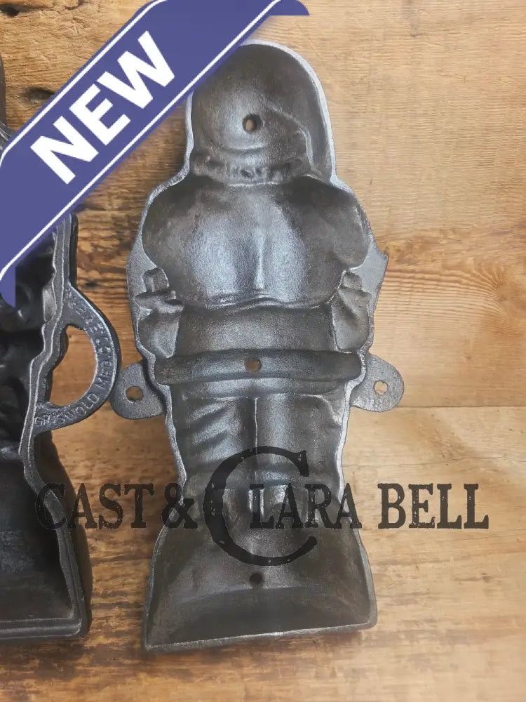 Ho Ho Hold the SHOW!! The Authentic #897/898 Griswold SANTA Cake Mold (Hello Kiddies!). Many copies are out there see