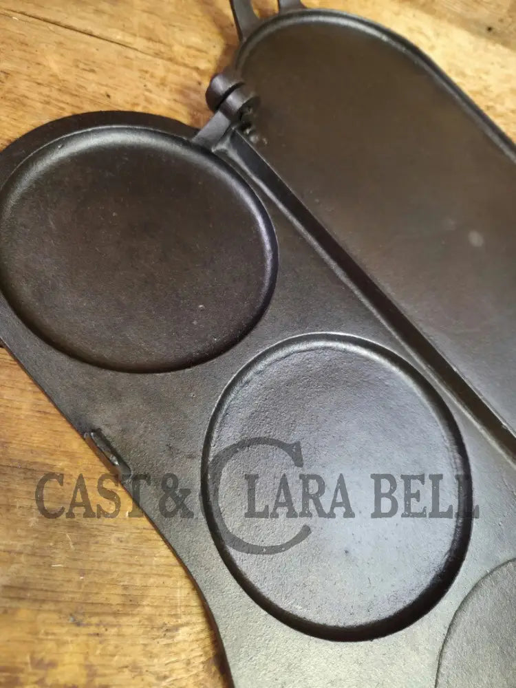Hot Item!! Late 1800’s Fully Marked Highland Foundry Co pancake flop griddle. Very unique gift idea and new family