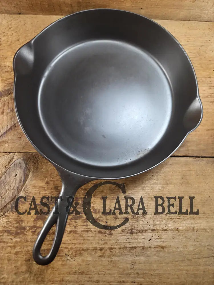 HTF 1890โs Third Series ERIE #9 B (1890โs Griswold) Cast Iron Skillet with Heat Ring 712 Smooth bottom! Skillet