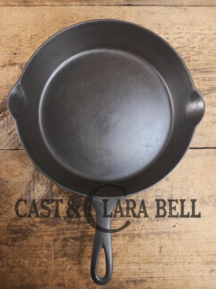 HTF 1890βs Third Series ERIE #9 (1890βs Griswold) Cast Iron Skillet with Heat Ring 711 markings not 712. Skillet