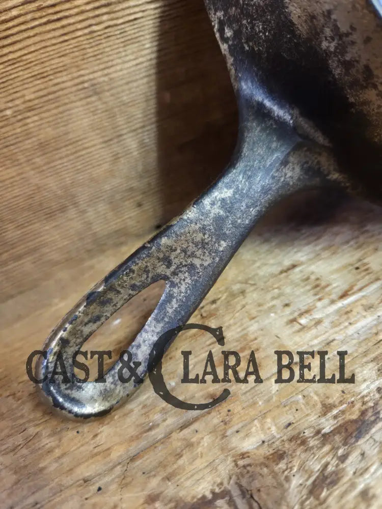 HTF! 1924 Wagner Ware #4 Cast Iron Skillet with Heat Ring 1054. Plating outside black iron inside. Beautiful patina!