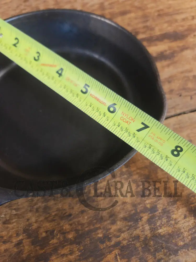 HTF! 1924 Wagner Ware #4 Cast Iron Skillet with Heat Ring 1054. Plating outside black iron inside. Beautiful patina!