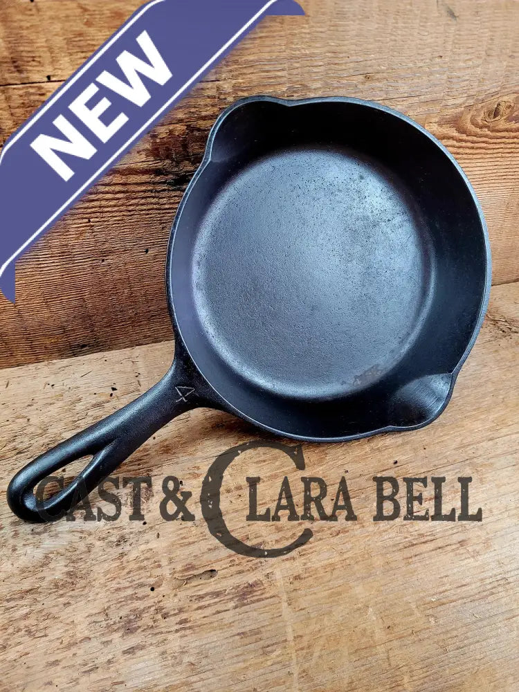 Htf 1930’S Griswold #4 Cast Iron Skillet With Large Block Logo 702 Smooth Bottom. Awesome Piece!
