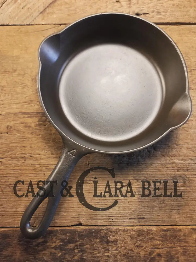 HTF 1930’s Griswold #4 Cast Iron Skillet with Large Block Logo 702 Smooth Bottom. Collector Grade Skillet