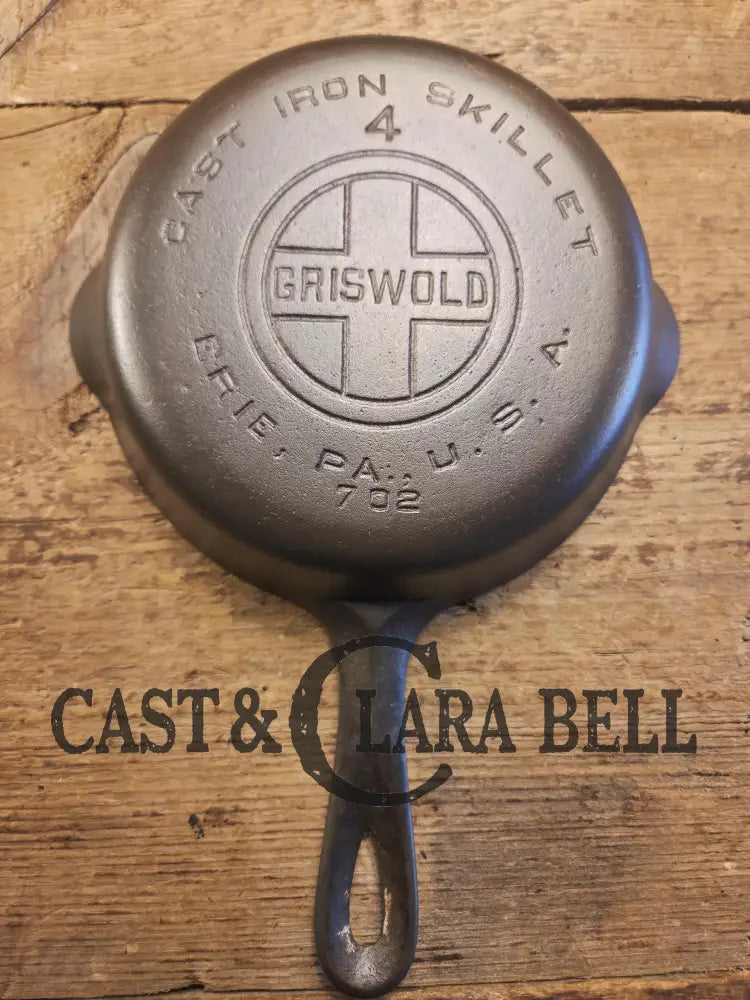 HTF 1930’s Griswold #4 Cast Iron Skillet with Large Block Logo 702 Smooth Bottom. Collector Grade Skillet
