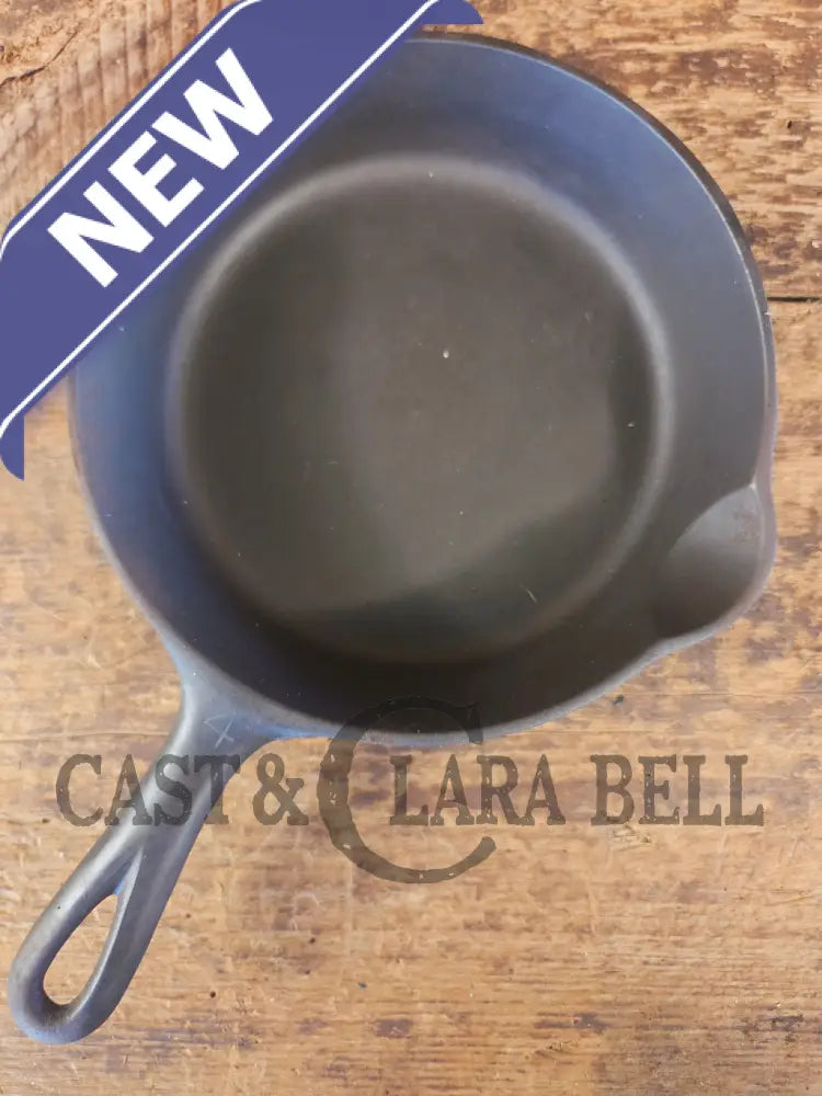 HTF 1930’s Griswold #4 Cast Iron Skillet with Large Block Logo 702 Smooth Bottom. Collector Grade - Skillet