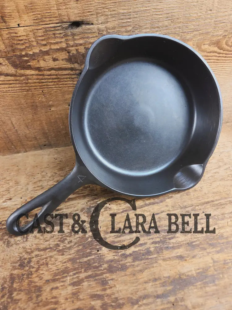 HTF 1930’s Griswold #4 Cast Iron Skillet with Large Block Logo 702 Smooth Bottom. Collector Grade Skillet