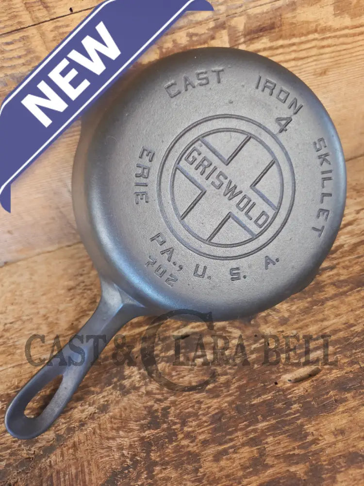 HTF 1930’s Griswold #4 Cast Iron Skillet with Large Block Logo 702 Smooth Bottom. Collector Grade - Skillet