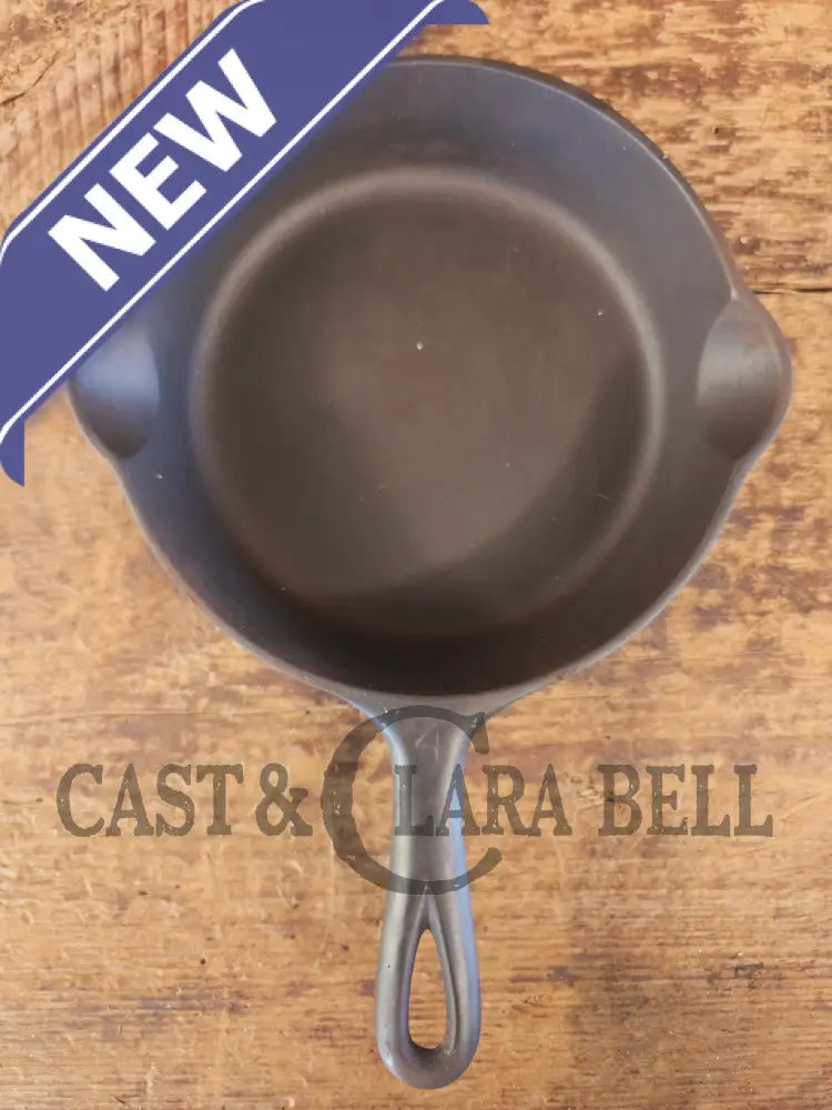 HTF 1930’s Griswold #4 Cast Iron Skillet with Large Block Logo 702 Smooth Bottom. Collector Grade - Skillet