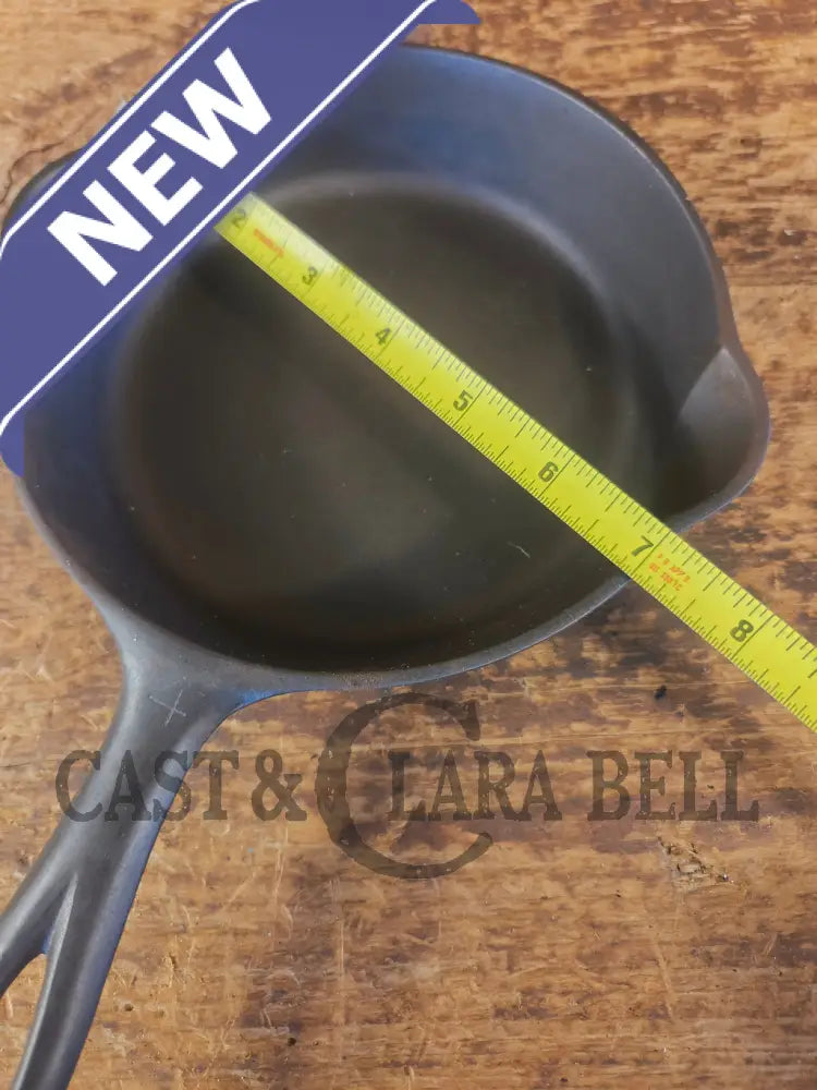 HTF 1930’s Griswold #4 Cast Iron Skillet with Large Block Logo 702 Smooth Bottom. Collector Grade - Skillet