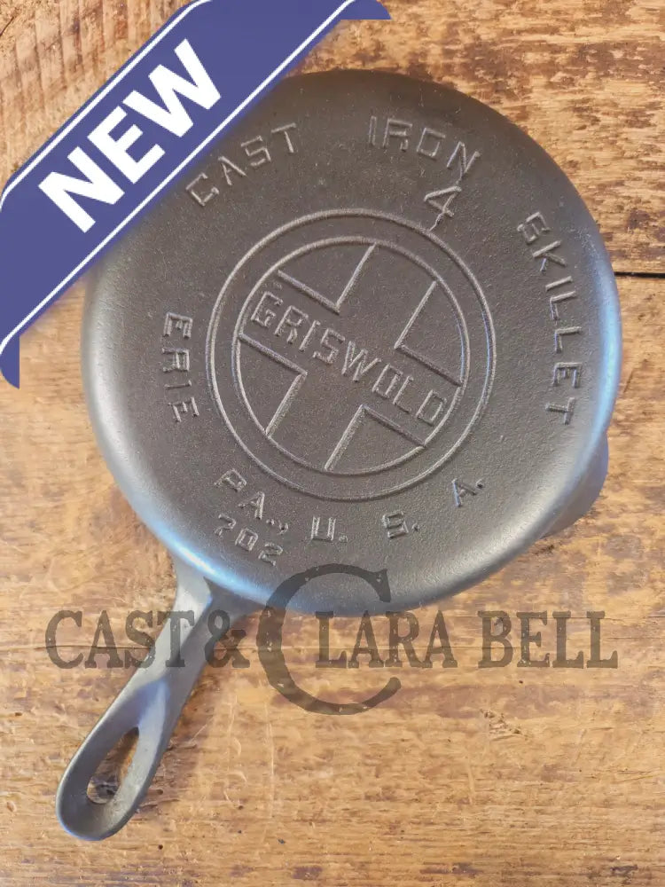 HTF 1930’s Griswold #4 Cast Iron Skillet with Large Block Logo 702 Smooth Bottom. Collector Grade - Skillet