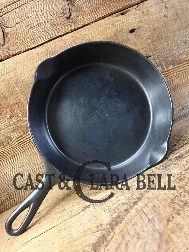 HTF and Gorgeous! 1905 Era Wagner made Sidney ’Arc logo’ #7 Cast Iron Skillet. VERY good condition!
