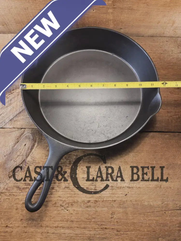 HTF and Gorgeous! Early 1900’s Wagner ’Arc Straight’ logo #10 Cast Iron Skillet. Big skillet for big appetites! Skillet