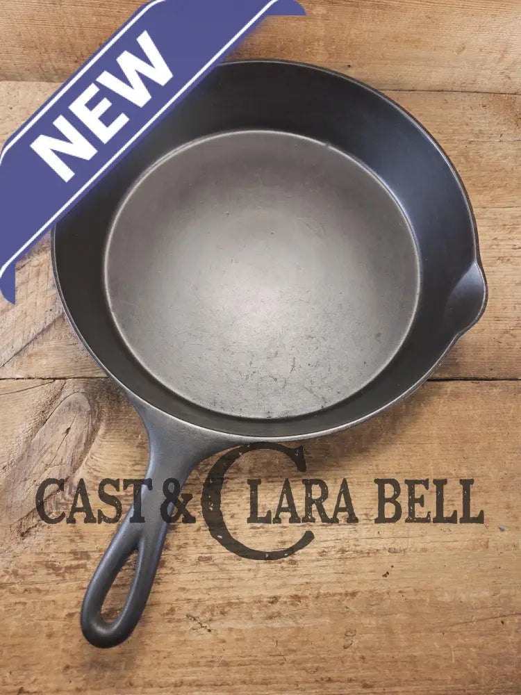 HTF and Gorgeous! Early 1900’s Wagner ’Arc Straight’ logo #10 Cast Iron Skillet. Big skillet for big appetites! Skillet