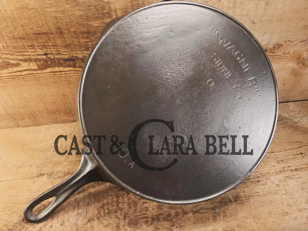HTF and Gorgeous! Early 1900’s Wagner ’Arc Straight’ logo #10 Cast Iron Skillet. Big skillet for big appetites! Skillet