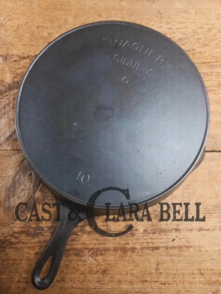 HTF and Gorgeous! Early 1900’s Wagner ’Arc Straight’ logo #10 Cast Iron Skillet. Big skillet for big appetites! Skillet