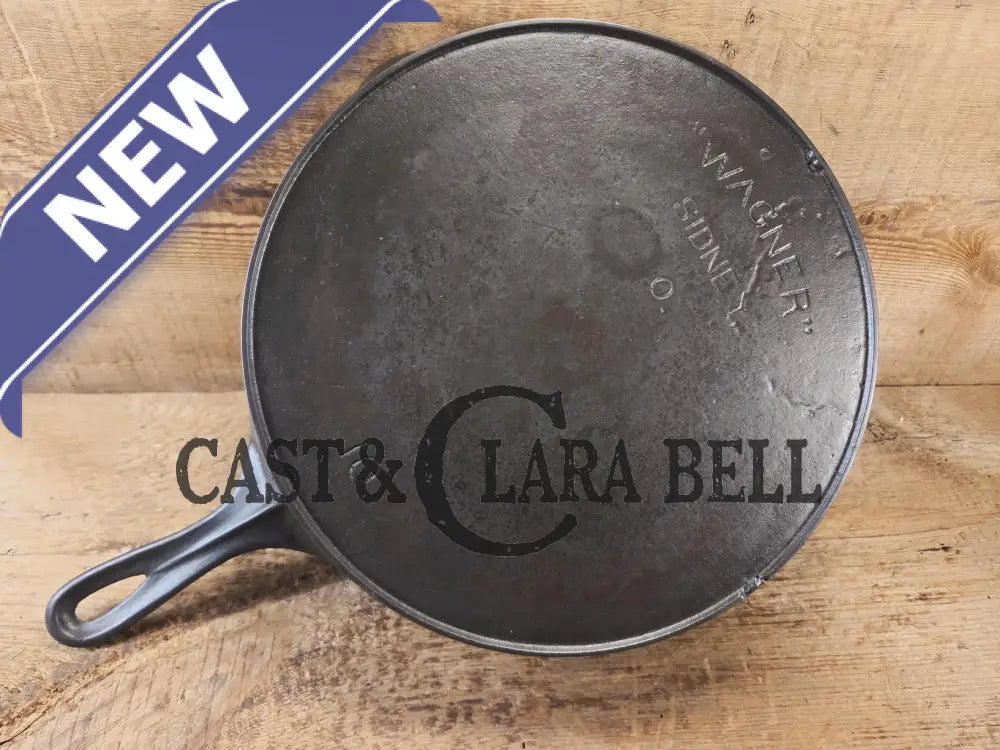 HTF and Gorgeous! Early 1900’s Wagner ’Arc Straight’ logo #10 Cast Iron Skillet. Big skillet for big appetites! Skillet