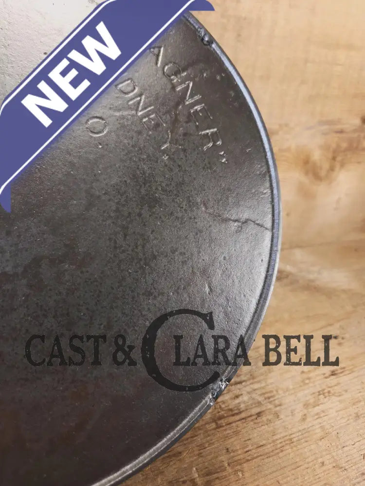 HTF and Gorgeous! Early 1900’s Wagner ’Arc Straight’ logo #10 Cast Iron Skillet. Big skillet for big appetites! Skillet