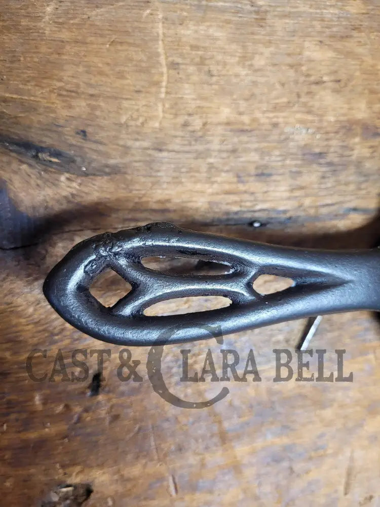 Htf Early 1900S Griswold #7 Waffle Iron. (#973) New Handles Patent Date 1901 Iron