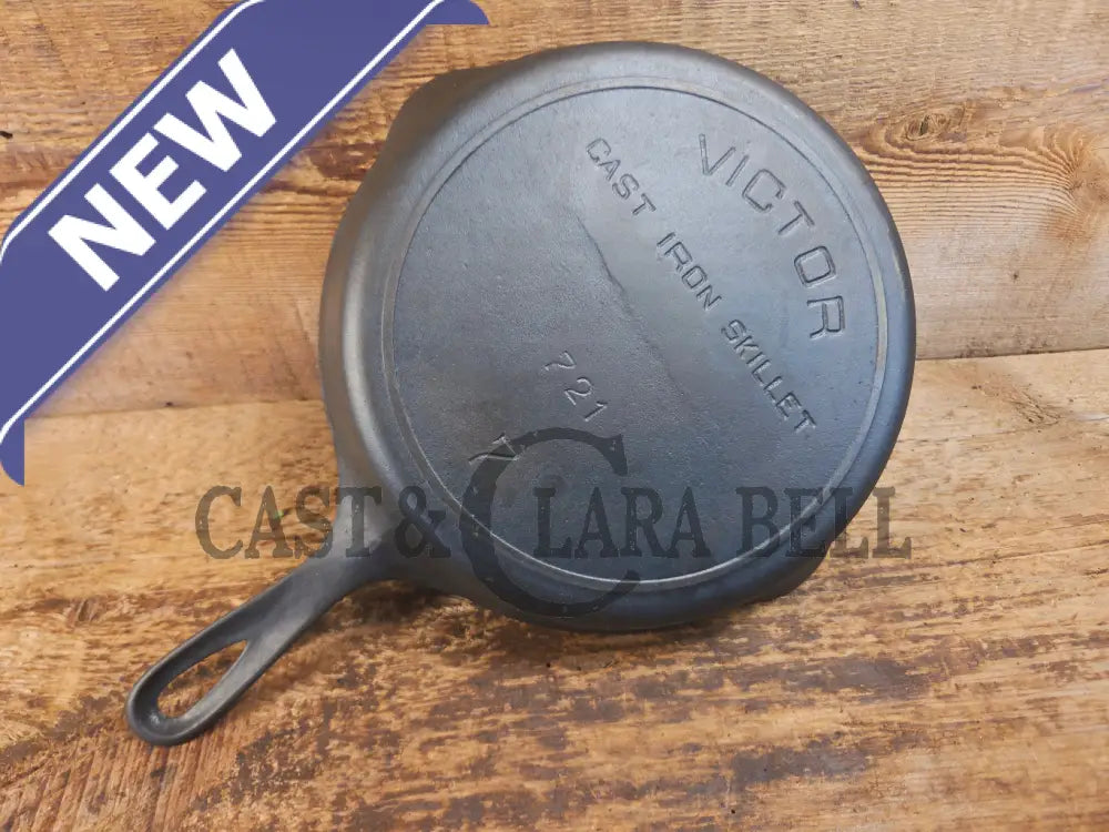 HTF early 1900’s Griswold’s Third Series (Three Line) Victor #7 (#721) Cast Iron Skillet - Skillet