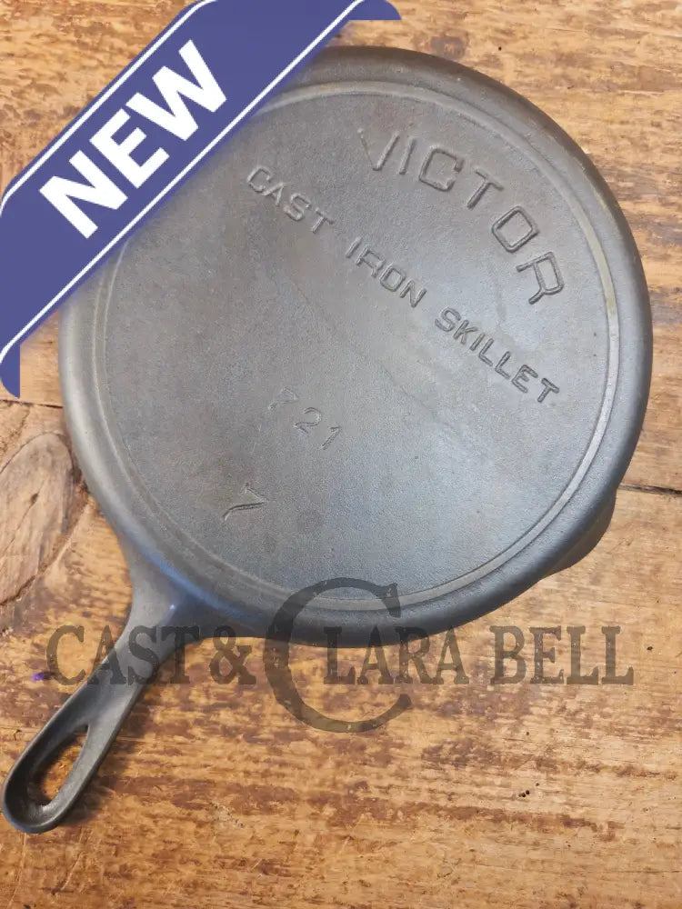 HTF early 1900’s Griswold’s Third Series (Three Line) Victor #7 (#721) Cast Iron Skillet - Skillet