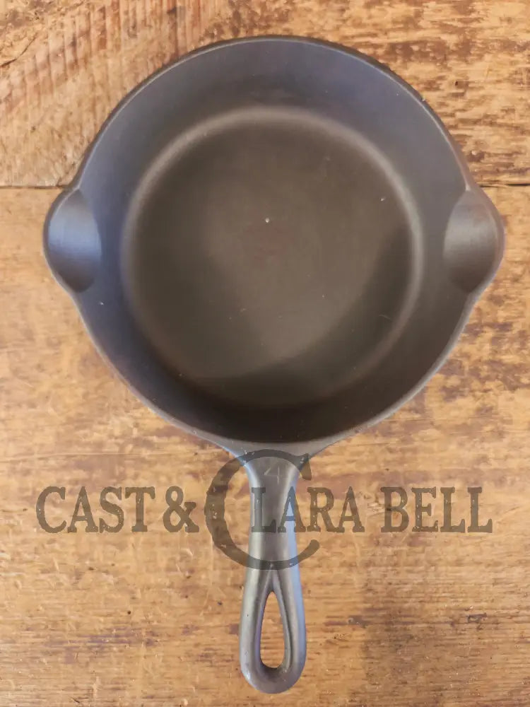 HTF 1930’s Griswold #4 Cast Iron Skillet with Large Block Logo 702 Smooth Bottom. Collector Grade - Skillet