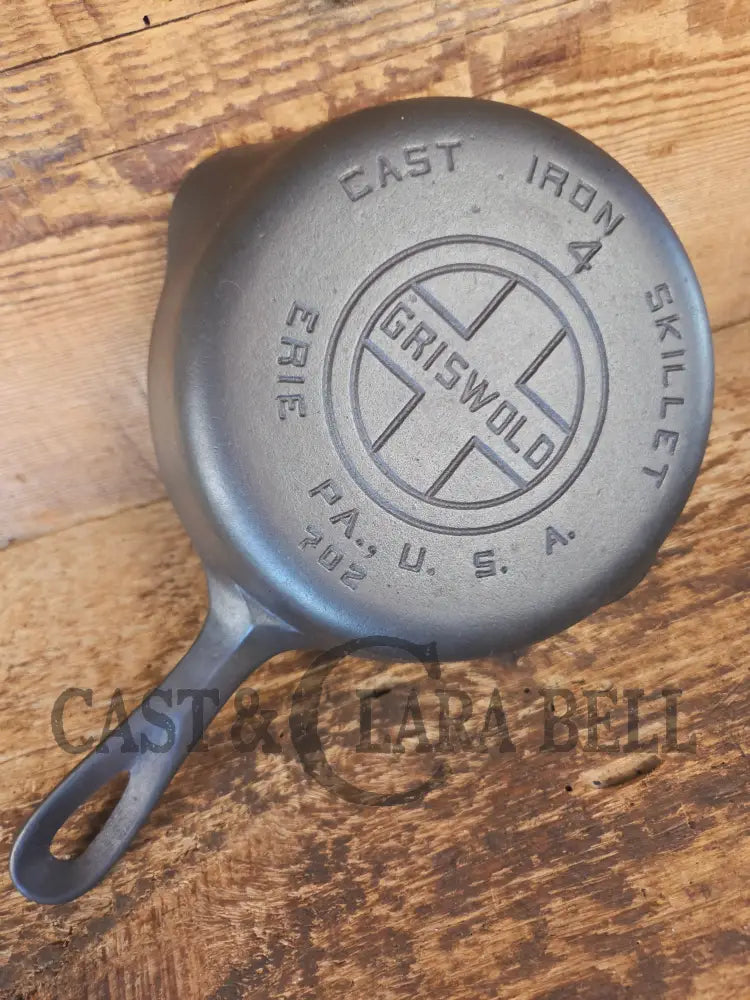 HTF 1930’s Griswold #4 Cast Iron Skillet with Large Block Logo 702 Smooth Bottom. Collector Grade - Skillet