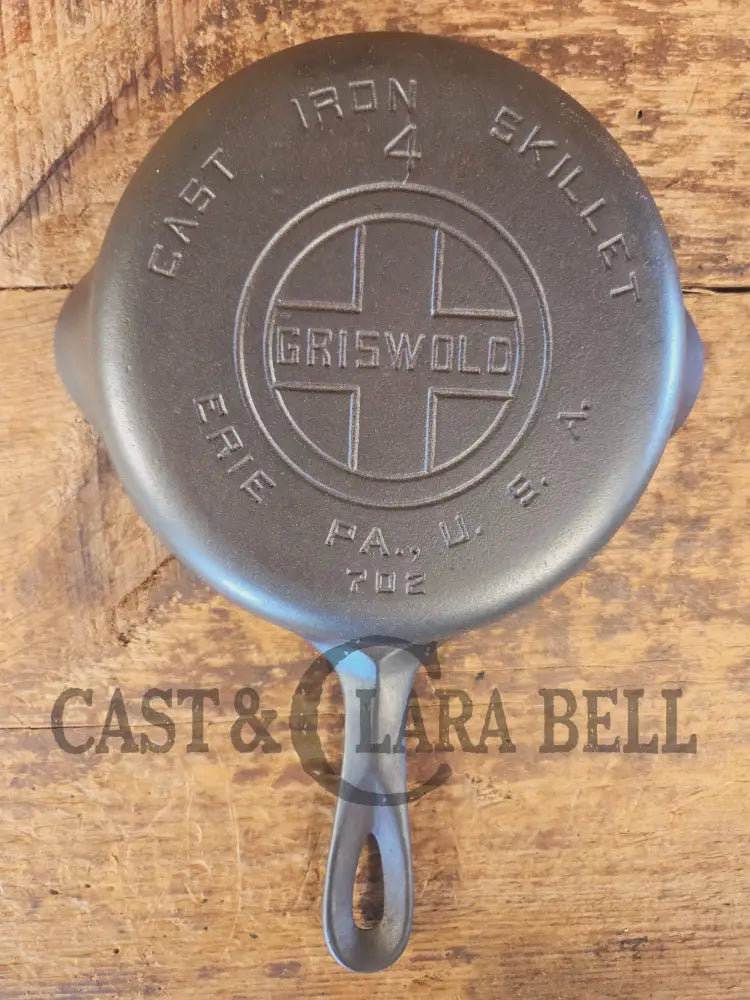 HTF 1930’s Griswold #4 Cast Iron Skillet with Large Block Logo 702 Smooth Bottom. Collector Grade - Skillet