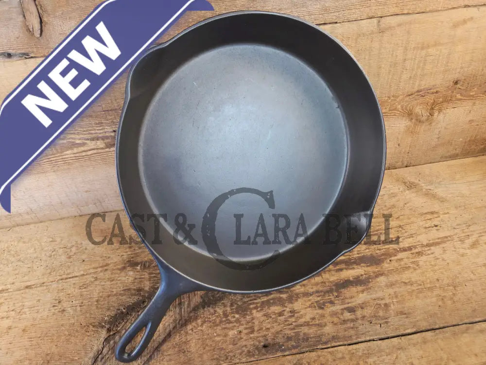 HTF HUGE and Gorgeous! Early 1900βs Wagner βArc Straightβ logo #12 Cast Iron Skillet - Skillet