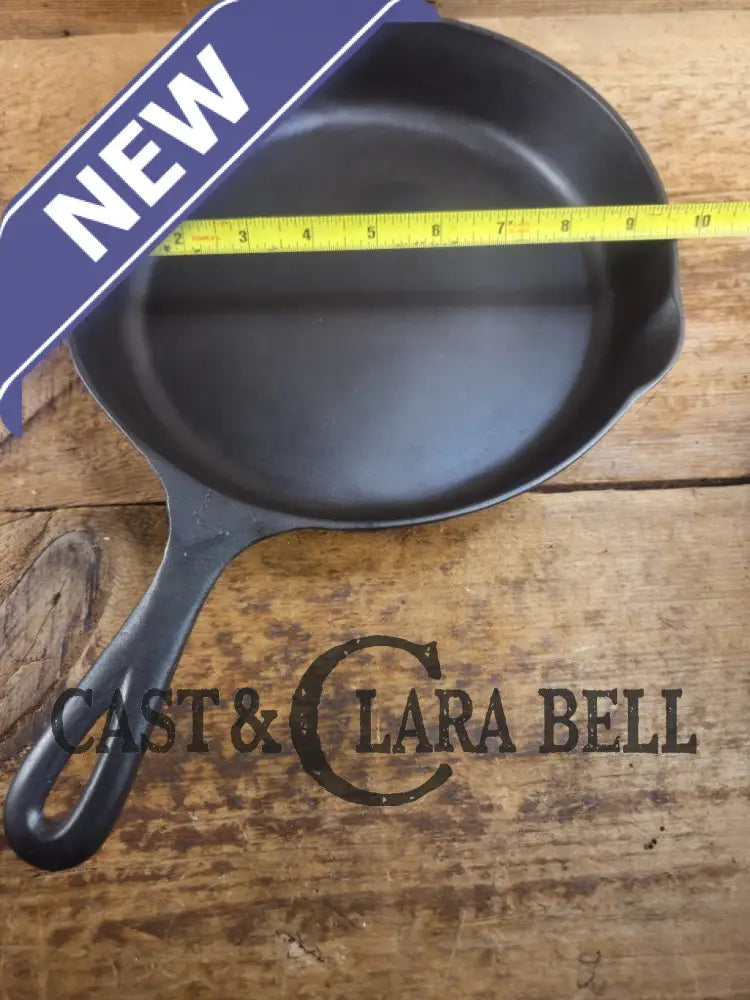 HTF Martin Stove & Range Co. #7 Cast Iron Skillet with βHamburgerβ Logo. Versatile and elegant Skillet