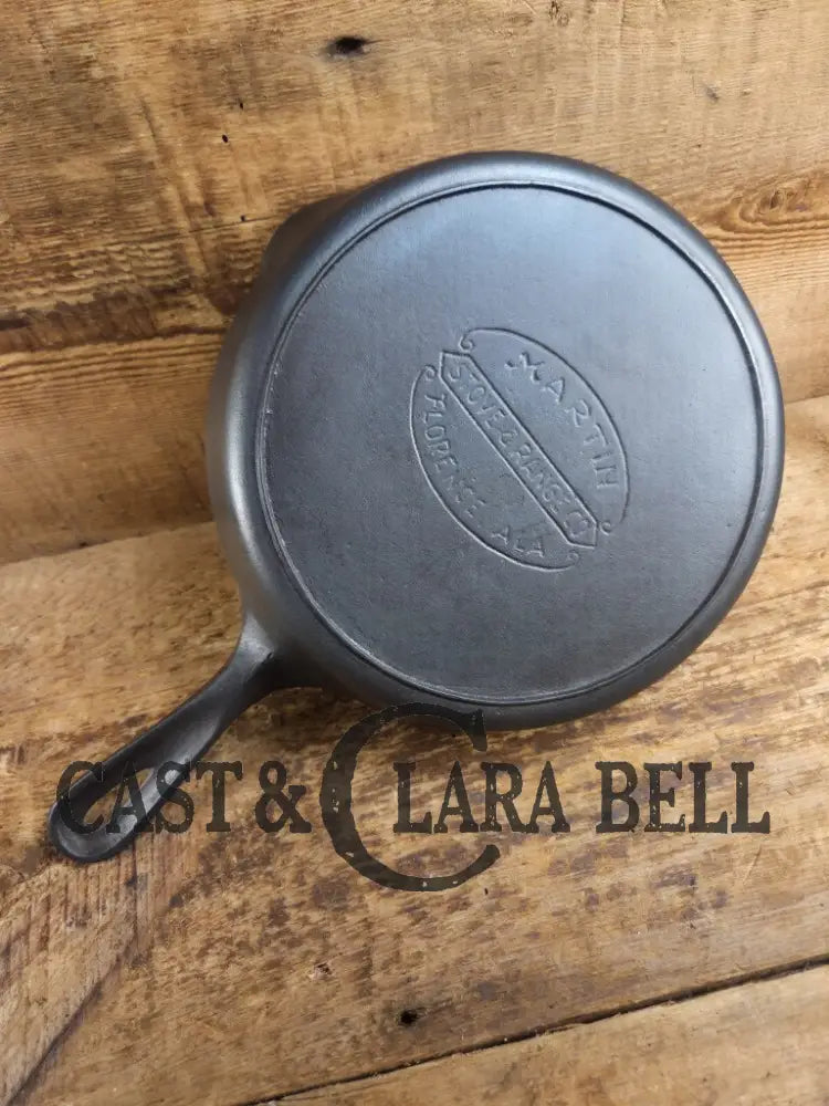 HTF Martin Stove & Range Co. #7 Cast Iron Skillet with ’Hamburger’ Logo. Versatile and elegant Skillet