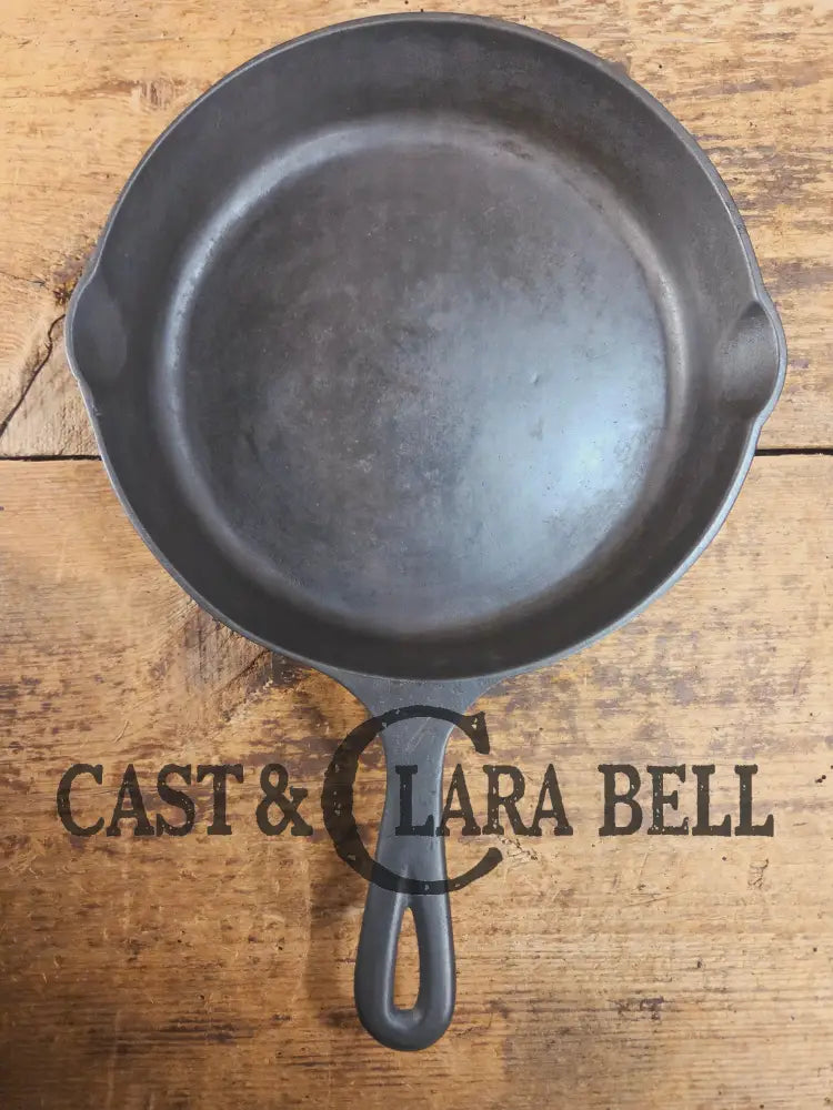 HTF Martin Stove & Range Co. #7 Cast Iron Skillet with βHamburgerβ Logo. Versatile and elegant Skillet