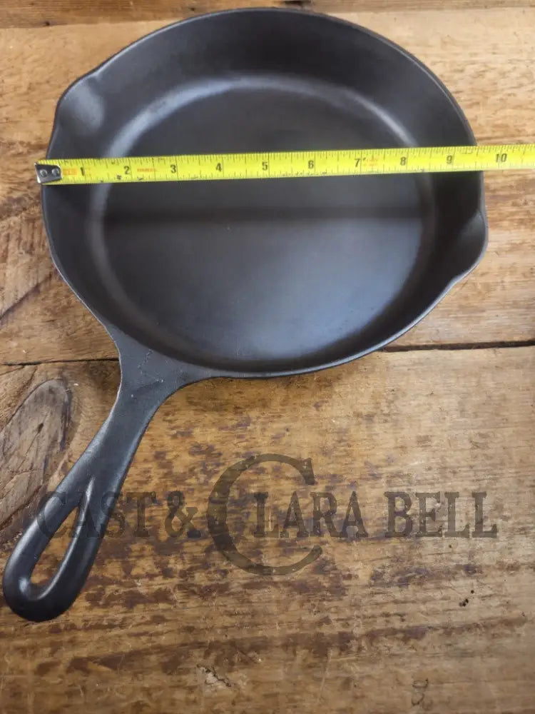 HTF Martin Stove & Range Co. #7 Cast Iron Skillet with βHamburgerβ Logo. Versatile and elegant Skillet