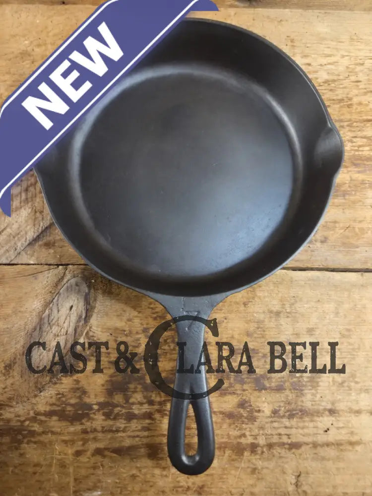 HTF Martin Stove & Range Co. #7 Cast Iron Skillet with βHamburgerβ Logo. Versatile and elegant Skillet