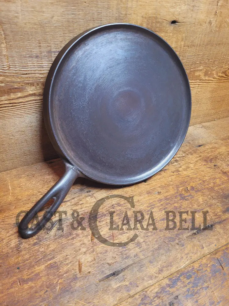 Rare Late 1800S Sidney (Pre-Wagner) Holloware Griddle. Elegant And Unique Griddle
