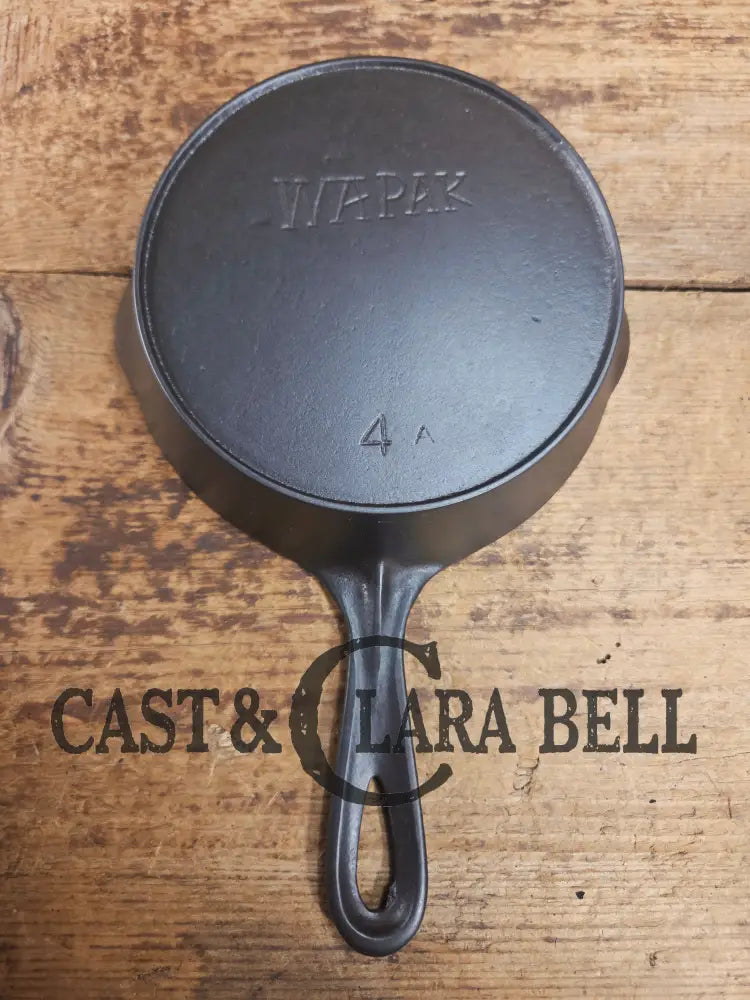 HTF! Wapak #4 Straight tapered logo beautiful skillet! Restored Seasoned and Ready to Use! Skillet