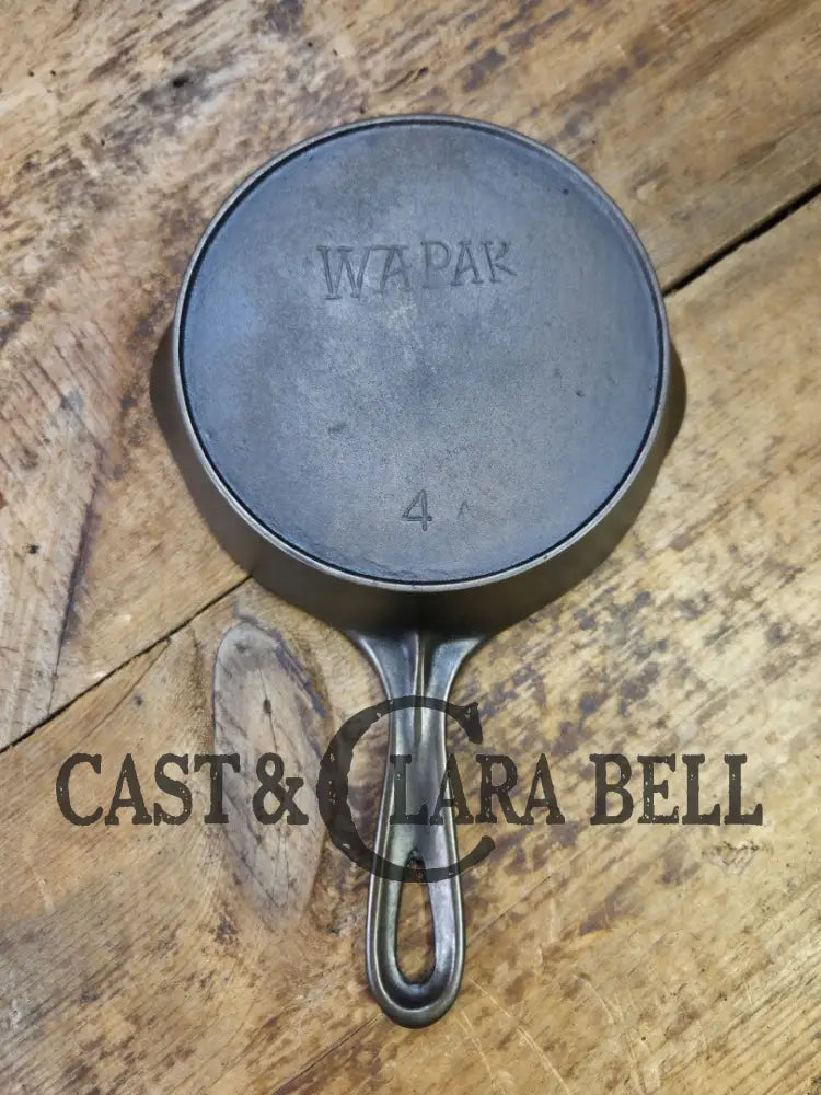 HTF! Wapak #4 Straight tapered logo beautiful skillet! Restored Seasoned and Ready to Use! Skillet