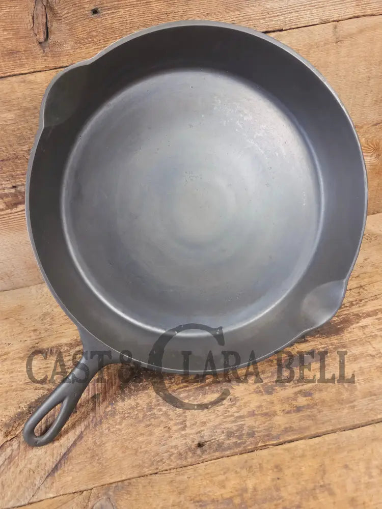 HUGE 1920’s Wagner Sidney O #12 ’Arc Straight’ Skillet with Heat Ring. Beautiful design superior performance. SC24