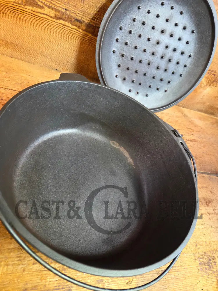 HUGE 1940βs Era Lodge Dutch Oven. Wonderful condition ready to use! - Dutch Ovens Trivets & Kettles
