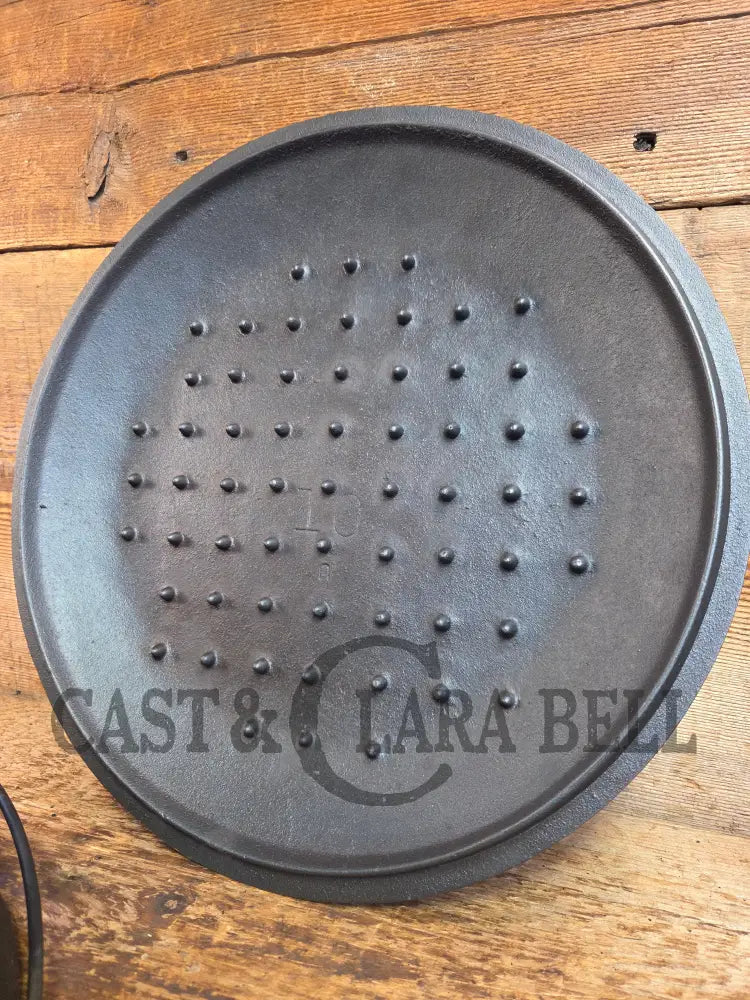 HUGE 1940βs Era Lodge Dutch Oven. Wonderful condition ready to use! - Dutch Ovens Trivets & Kettles