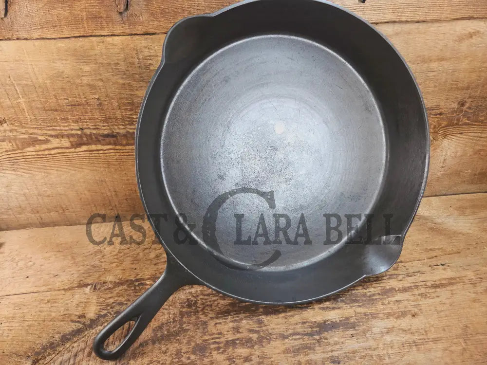 HUGE and hard to find 1910βs Early Favorite Piqua Ware #12 Cast Iron Skillet Smiley Logo great for gas or coil tops!