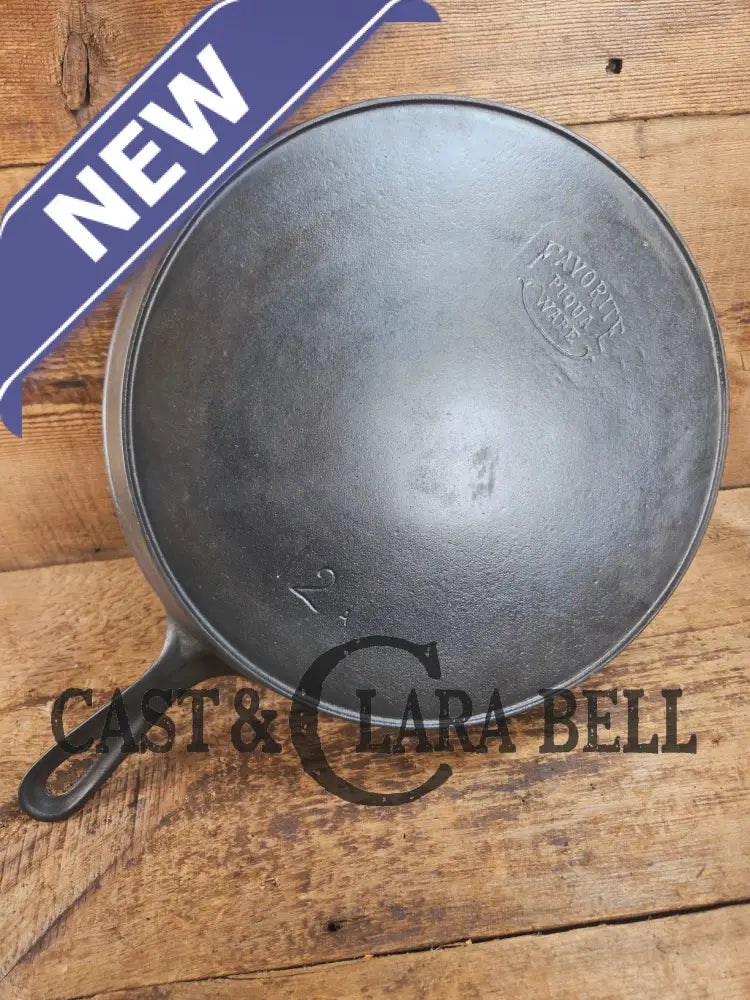 HUGE and hard to find 1910βs Early Favorite Piqua Ware #12 Cast Iron Skillet Smiley Logo great for gas or coil tops!