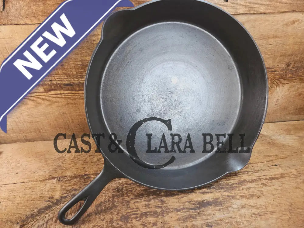 HUGE and hard to find 1910βs Early Favorite Piqua Ware #12 Cast Iron Skillet Smiley Logo great for gas or coil tops!